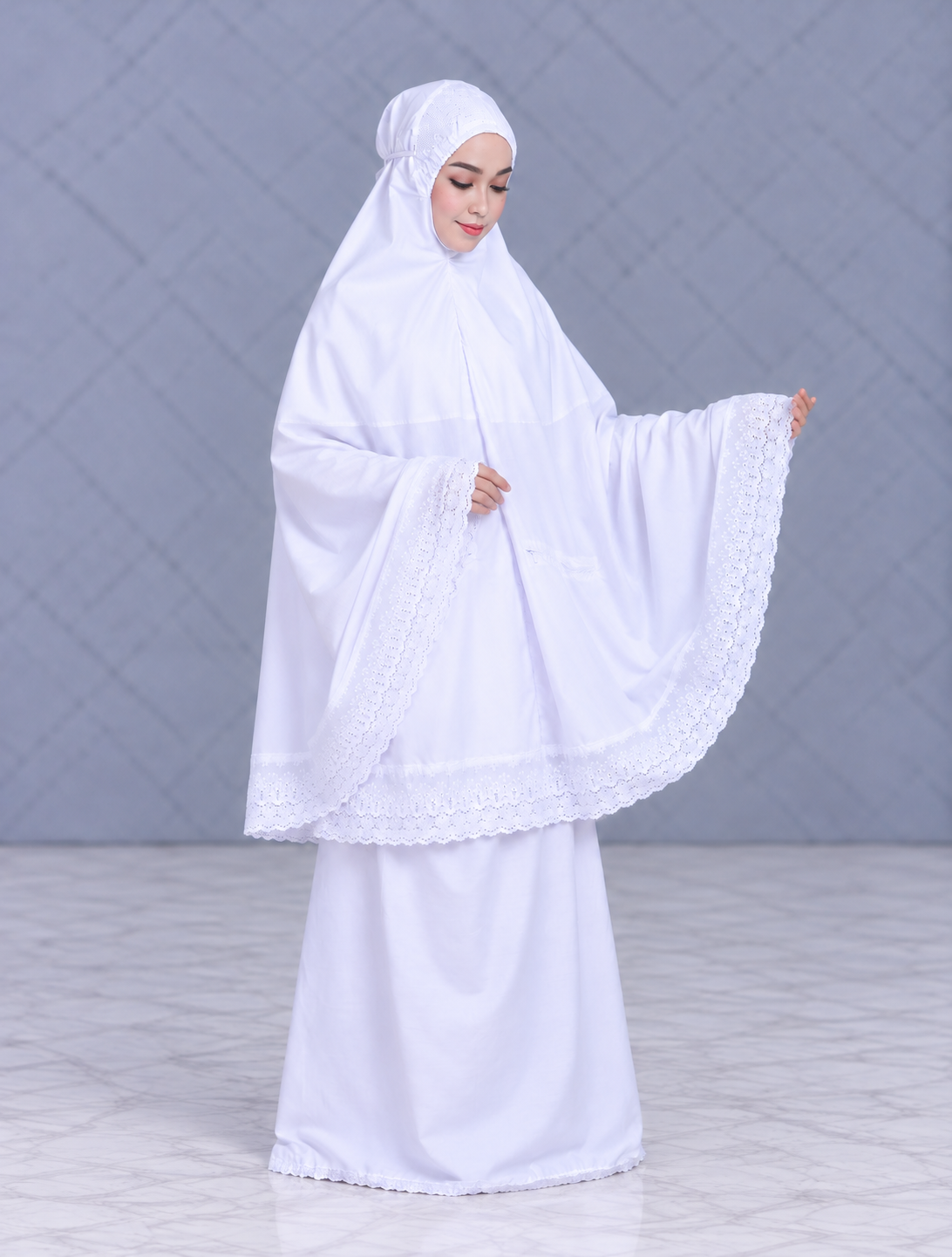 Telekung Zainab