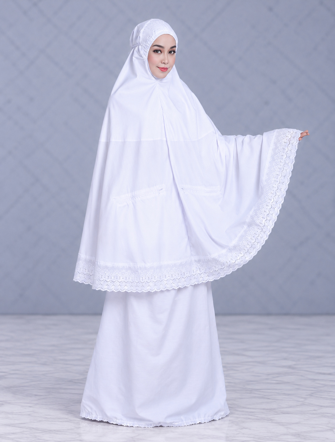 Telekung Zainab